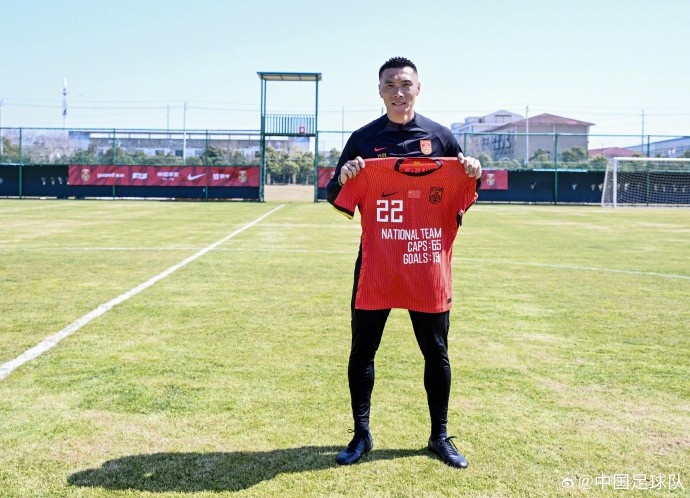 向退役的前國(guó)家隊(duì)球員于大寶表達(dá)感謝、送上祝福