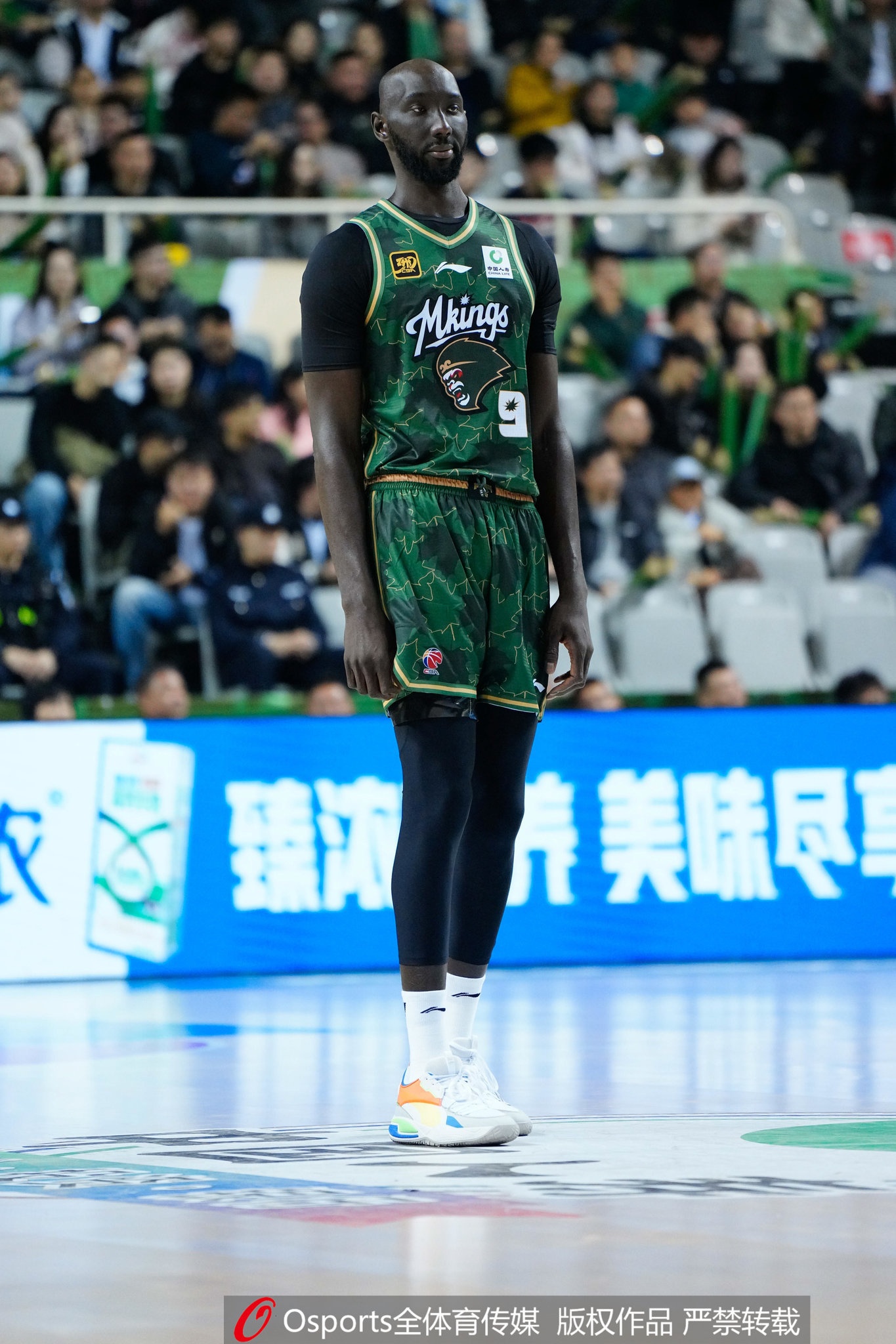 這身高吃餅真舒服！法爾半場8分鐘各種暴扣 4中4貢獻(xiàn)12分4籃板